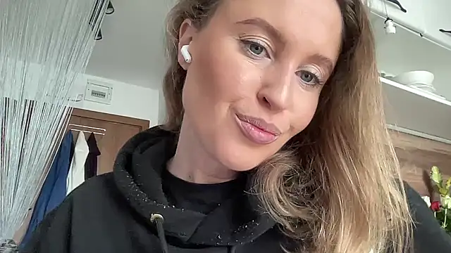 Snapshot of Ameli8 chatting on 03-05-26, 09:38 Ameli8 online show from 03-05-26, 09:38