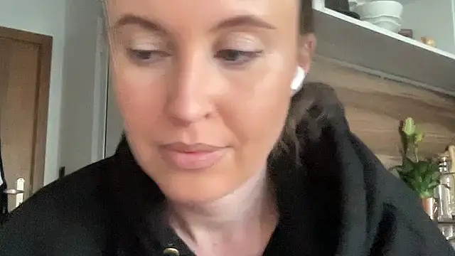 Snapshot of Ameli8 chatting on 03-13-26, 03:40 Ameli8 online show from 03-13-26, 03:40