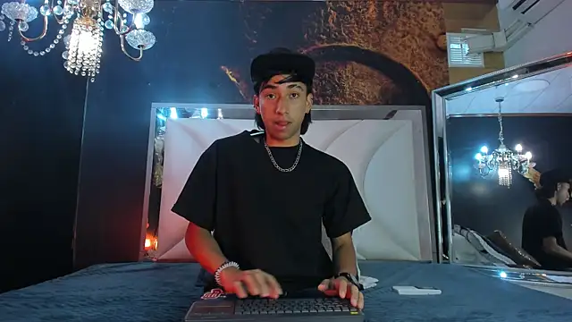 Austin Santos  online show from 11-12-25, 07:13