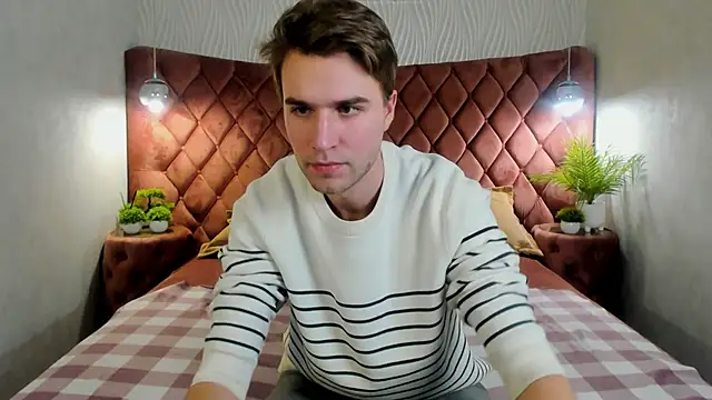 Snapshot of JonnahHell chatting on 11-05-25, 02:28 JonnahHell online show from 11-05-25, 02:28