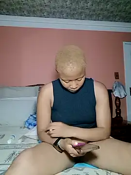 Snapshot of Prettyflowea chatting on 11-10-25, 10:42 Prettyflowea online show from 11-10-25, 10:42