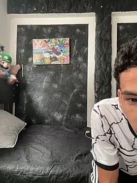 Snapshot of teencutee chatting on 11-13-25, 04:17 teencutee online show from 11-13-25, 04:17