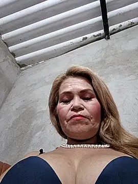 Snapshot of dirty_mother3 chatting on 01-10-26, 02:02 dirty mother3 online show from 01-10-26, 02:02