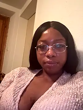 Snapshot of SwissMirelle chatting on 11-06-25, 08:32 SwissMirelle online show from 11-06-25, 08:32