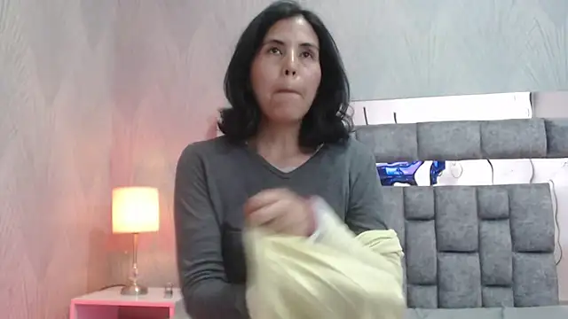GiselaZivic online show from 04-16-26, 07:14