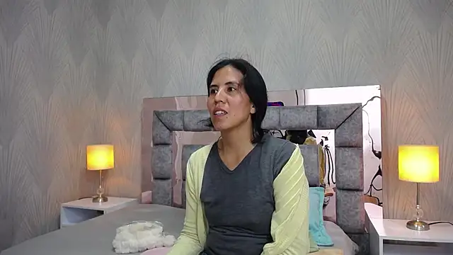 Snapshot of GiselaZivic chatting on 05-11-26, 06:49 GiselaZivic online show from 05-11-26, 06:49