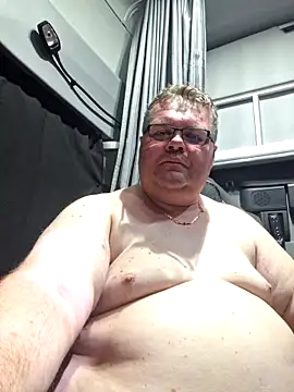 Snapshot of Grase44 chatting on 11-12-25, 09:25 Grase44 online show from 11-12-25, 09:25