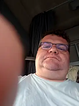 Snapshot of Grase44 chatting on 11-15-25, 07:27 Grase44 online show from 11-15-25, 07:27