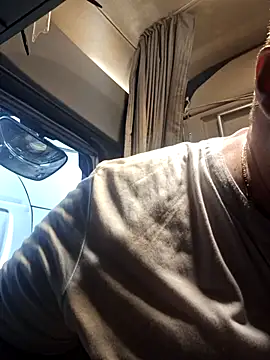 Snapshot of Grase44 chatting on 11-18-25, 08:57 Grase44 online show from 11-18-25, 08:57