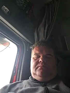 Snapshot of Grase44 chatting on 11-19-25, 02:39 Grase44 online show from 11-19-25, 02:39