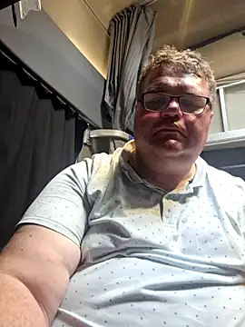 Snapshot of Grase44 chatting on 12-04-25, 12:25 Grase44 online show from 12-04-25, 12:25