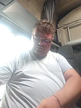 Snapshot of Grase44 chatting on 02-04-26, 01:28 Grase44 online show from 02-04-26, 01:28