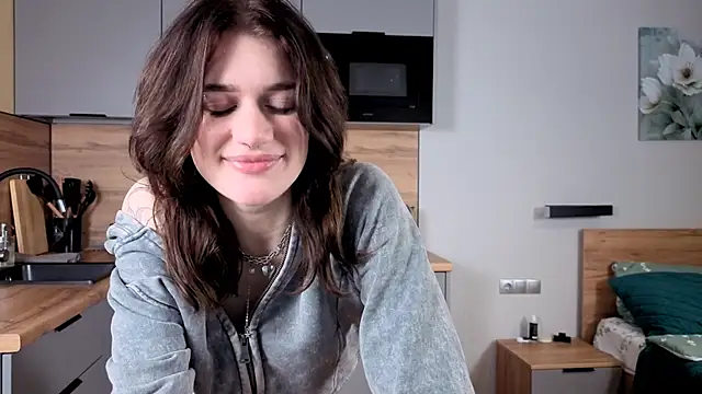 Snapshot of eshleeygreen chatting on 11-08-25, 02:06 eshleeygreen online show from 11-08-25, 02:06