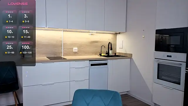 Snapshot of eshleeygreen chatting on 12-18-25, 03:40 eshleeygreen online show from 12-18-25, 03:40