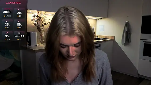 Snapshot of eshleeygreen chatting on 02-22-26, 08:40 eshleeygreen online show from 02-22-26, 08:40