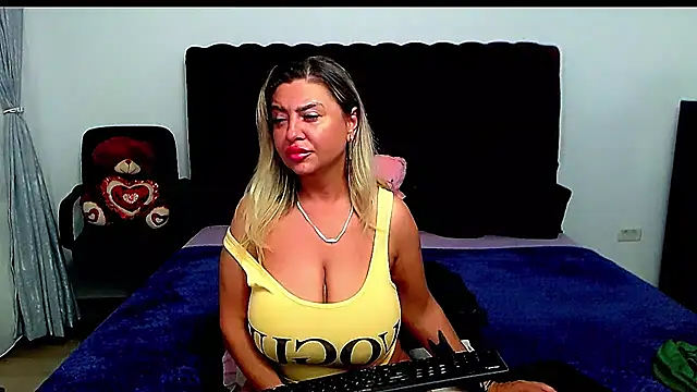 xplayfullblondexx online show from 07-11-26, 05:32