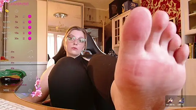 Snapshot of dominyantrix chatting on 11-09-25, 11:19 dominyantrix online show from 11-09-25, 11:19