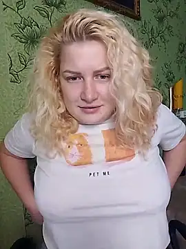 Snapshot of Steshaa chatting on 11-13-25, 11:31 Steshaa online show from 11-13-25, 11:31