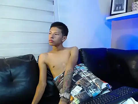 Snapshot of Tessachains_2_ chatting on 01-05-26, 05:27 Tessachains 2 online show from 01-05-26, 05:27