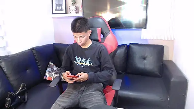 Snapshot of Tessachains_2_ chatting on 01-08-26, 03:20 Tessachains 2 online show from 01-08-26, 03:20