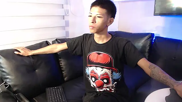 Snapshot of Tessachains_2_ chatting on 01-13-26, 02:06 Tessachains 2 online show from 01-13-26, 02:06