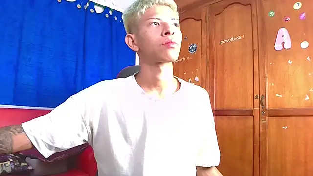 Snapshot of Tessachains_2_ chatting on 02-22-26, 07:01 Tessachains 2 online show from 02-22-26, 07:01