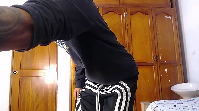 Snapshot of Tessachains_2_ chatting on 02-27-26, 01:49 Tessachains 2 online show from 02-27-26, 01:49