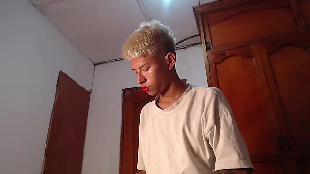 Snapshot of Tessachains_2_ chatting on 02-28-26, 12:06 Tessachains 2 online show from 02-28-26, 12:06