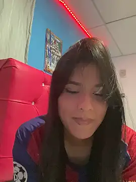 Snapshot of Chiquinquira3 chatting on 06-20-26, 04:37 Chiquinquira3 online show from 06-20-26, 04:37