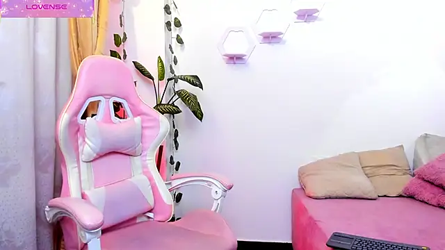 Isabella7   online show from 11-10-25, 01:10