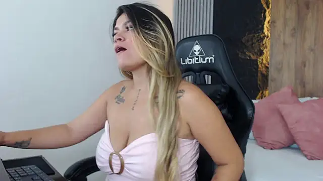 Snapshot of yesenia_villan chatting on 02-04-26, 12:33 yesenia villan online show from 02-04-26, 12:33