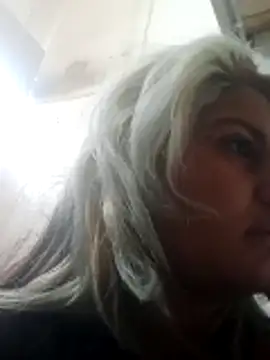 Snapshot of Hollywouldd chatting on 11-09-25, 05:44 Hollywouldd online show from 11-09-25, 05:44