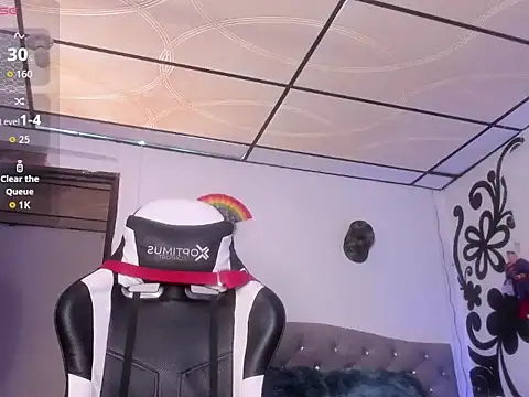 Snapshot of couple-hothot chatting on 11-06-25, 09:37 couple-hothot online show from 11-06-25, 09:37