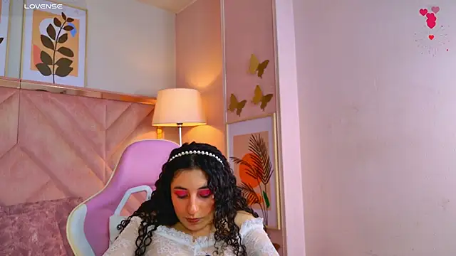 Snapshot of DemiJones_ chatting on 05-27-26, 05:15 DemiJones online show from 05-27-26, 05:15