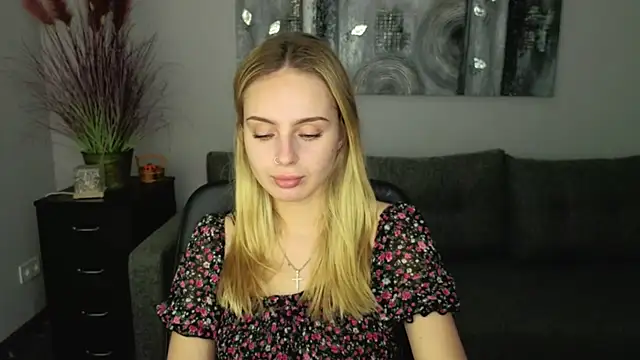 Snapshot of Tina_Jonesi chatting on 11-08-25, 06:35 Tina Jonesi online show from 11-08-25, 06:35