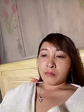 Missa-kute20 online show from 12-20-25, 01:40