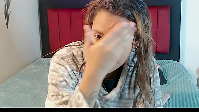 Snapshot of AMARYXS chatting on 11-27-25, 10:28 AMARYXS online show from 11-27-25, 10:28