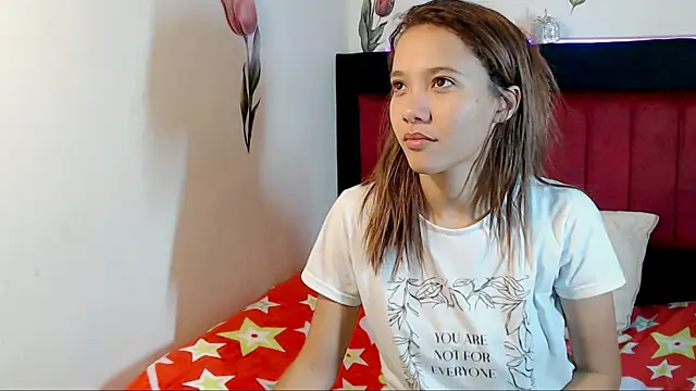 Snapshot of AMARYXS chatting on 01-06-26, 03:32 AMARYXS online show from 01-06-26, 03:32