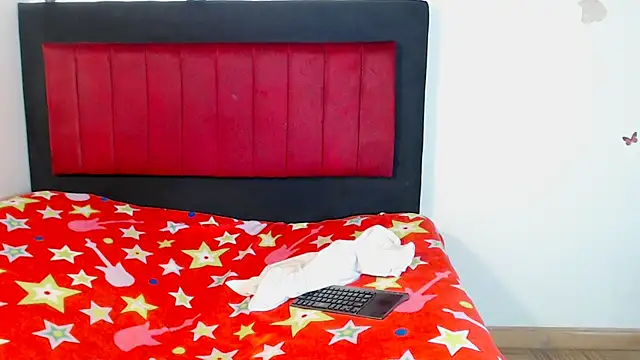 Snapshot of AMARYXS chatting on 02-12-26, 02:01 AMARYXS online show from 02-12-26, 02:01