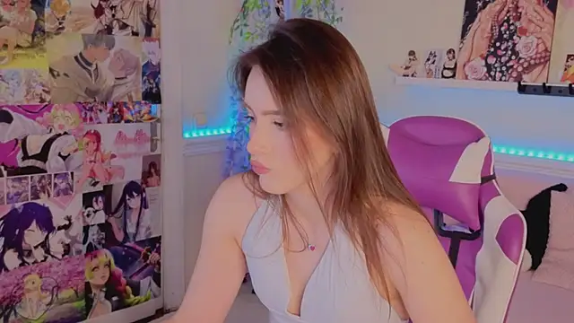 Snapshot of SofiBelucci chatting on 11-08-25, 01:44 SofiBelucci online show from 11-08-25, 01:44