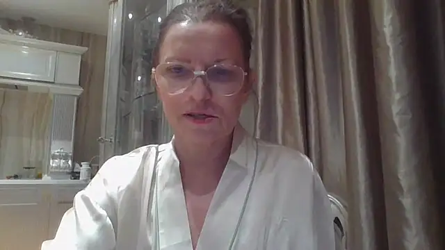 Snapshot of Eva_Glad chatting on 11-07-25, 08:14 Eva Glad online show from 11-07-25, 08:14