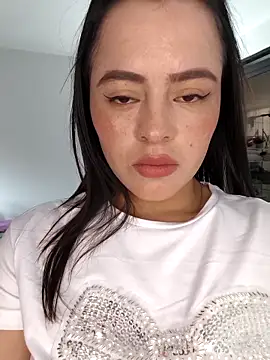 Snapshot of ALEJA__22 chatting on 11-30-25, 06:01 ALEJA 22 online show from 11-30-25, 06:01