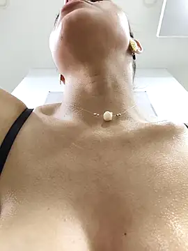 Snapshot of ALEJA__22 chatting on 12-13-25, 07:53 ALEJA 22 online show from 12-13-25, 07:53