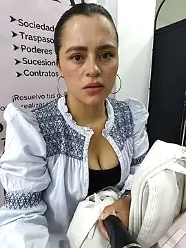 Snapshot of ALEJA__22 chatting on 02-04-26, 06:25 ALEJA 22 online show from 02-04-26, 06:25