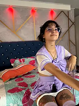  vaiolet owo online show from 11-30-25, 05:39