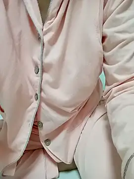 L199405 online show from 11-11-25, 01:05