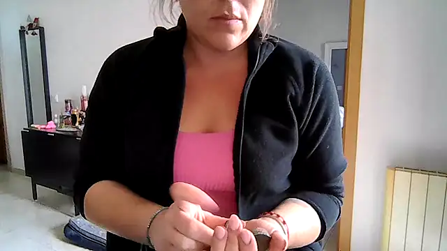 Snapshot of Domiqueen chatting on 11-13-25, 10:47 Domiqueen online show from 11-13-25, 10:47