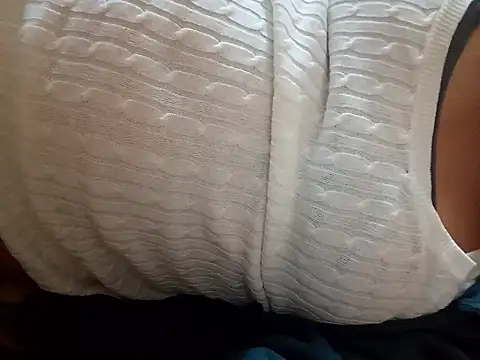 Snapshot of Domiqueen chatting on 11-25-25, 02:17 Domiqueen online show from 11-25-25, 02:17