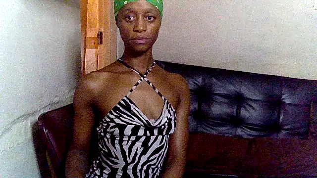 Snapshot of Nikistickyxx25 chatting on 11-20-25, 04:51 Nikistickyxx25 online show from 11-20-25, 04:51