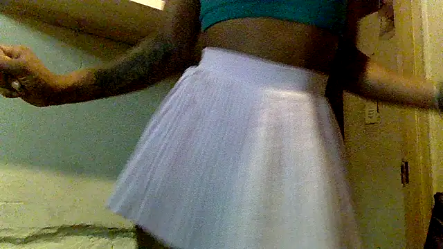 Snapshot of Nikistickyxx25 chatting on 11-30-25, 05:06 Nikistickyxx25 online show from 11-30-25, 05:06